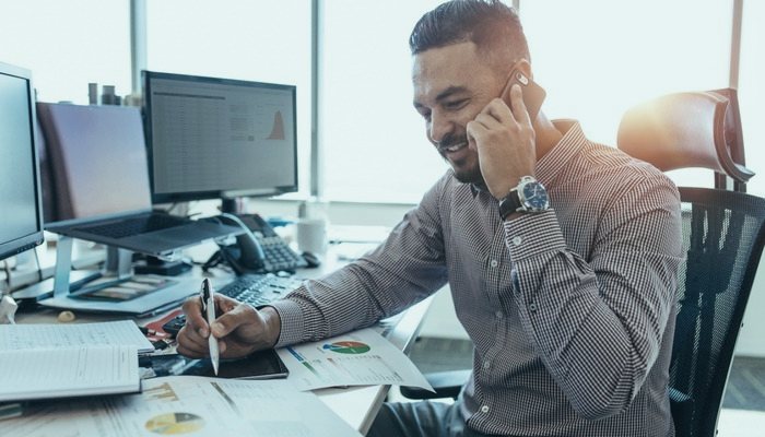 Recruiter on the phone at a desk